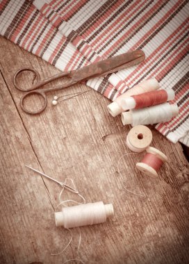 Makas ve bobin konu ile