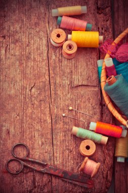 Makas ve bobin konu ile