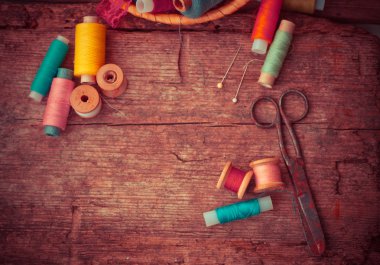 Makas ve bobin konu ile