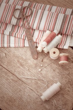 Makas ve bobin konu ile