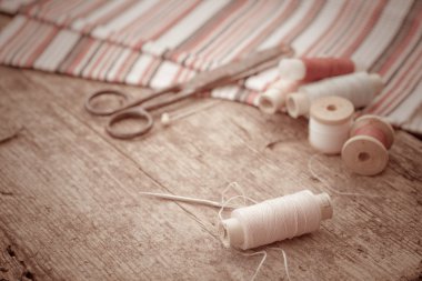 Makas ve bobin konu ile