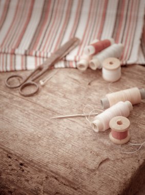 Makas ve bobin konu ile