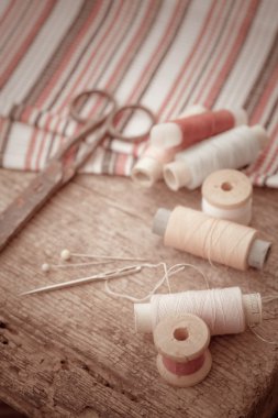 Makas ve bobin konu ile