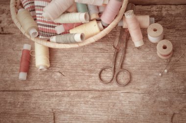 Makas ve bobin konu ile