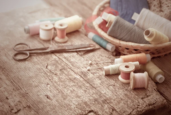 Makas ve bobin konu ile