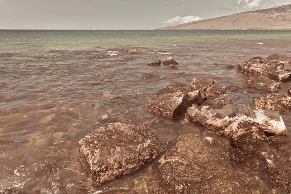 Okyanus ve dağ, ada Maui, Hawaii — Stok fotoğraf