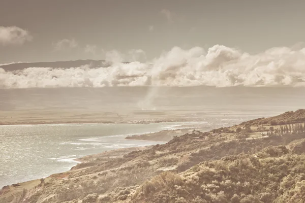 Berglandskap med Stilla havet — Stockfoto