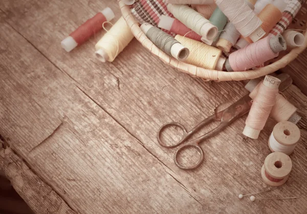 Makas ve bobin konu ile