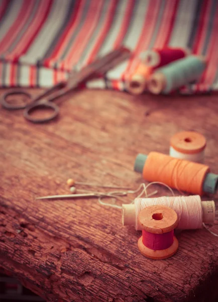 Makas ve bobin konu ile