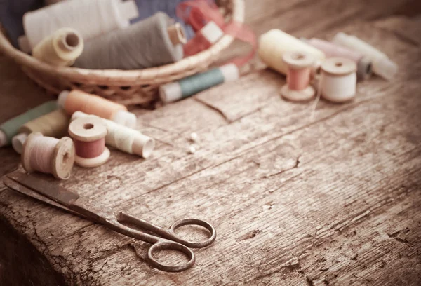 Makas ve bobin konu ile