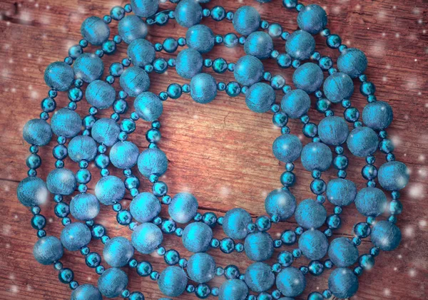 Серебристо-голубое ожерелье — стоковое фото