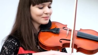 güzel kız oynamak keman