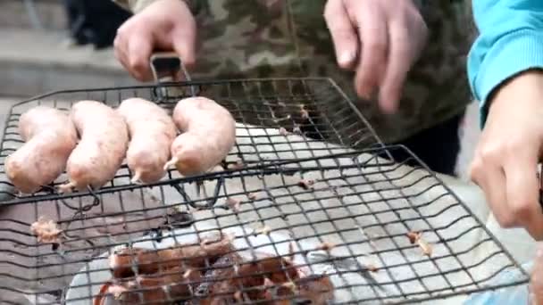 Fleisch-Wurst-Grill — Stockvideo