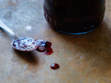 Farklı meyve gelen lezzetli rustik reçel.