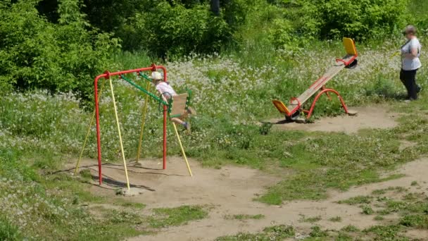 Enfants sur le site Timelapse — Video