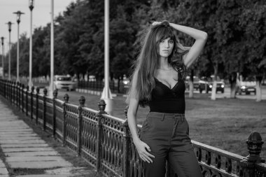 Sokakta güzel model