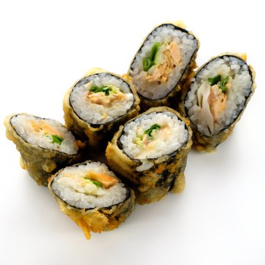 Beyaz arka planda suşi.