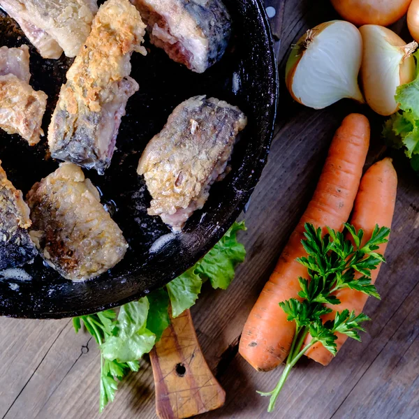 Kızarmış balık ve havuç