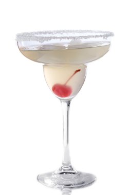 beyaz zemin üzerinde kokteyl