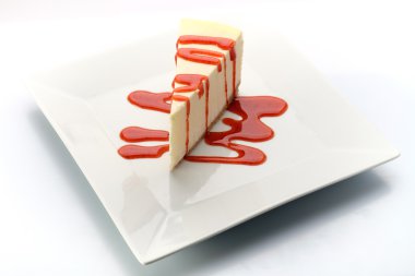 tatlı beyaz plaka üzerinde