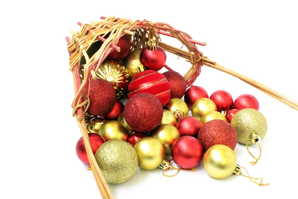 Rote und goldene Weihnachtskugeln — Stockfoto