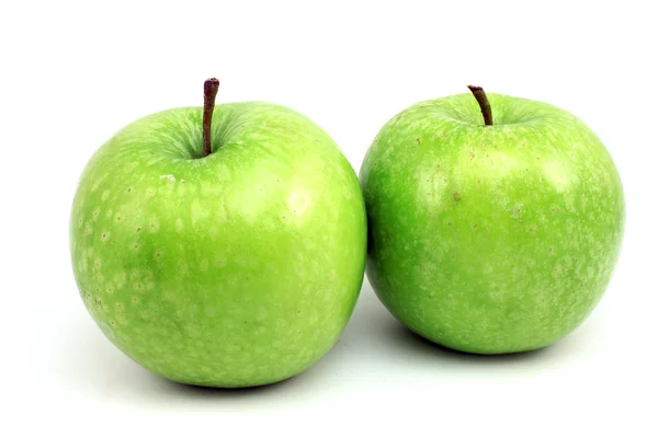Dwie dojrzałe jabłka zielone — Zdjęcie stockowe