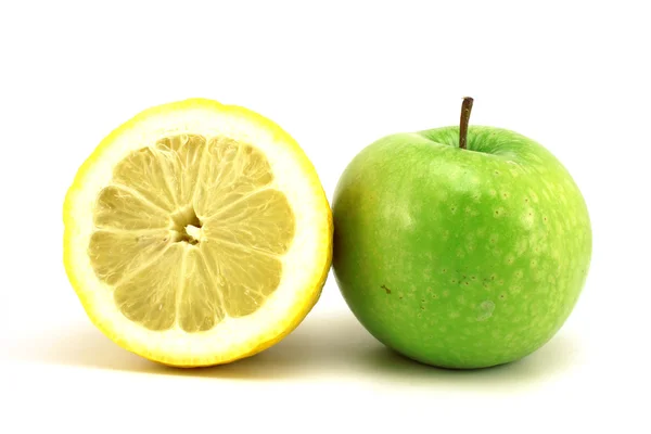 A slice of lemon and apple — Stock Photo, Image