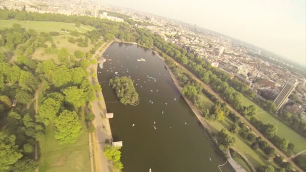 Scena di un lago a Hyde Park . — Video Stock