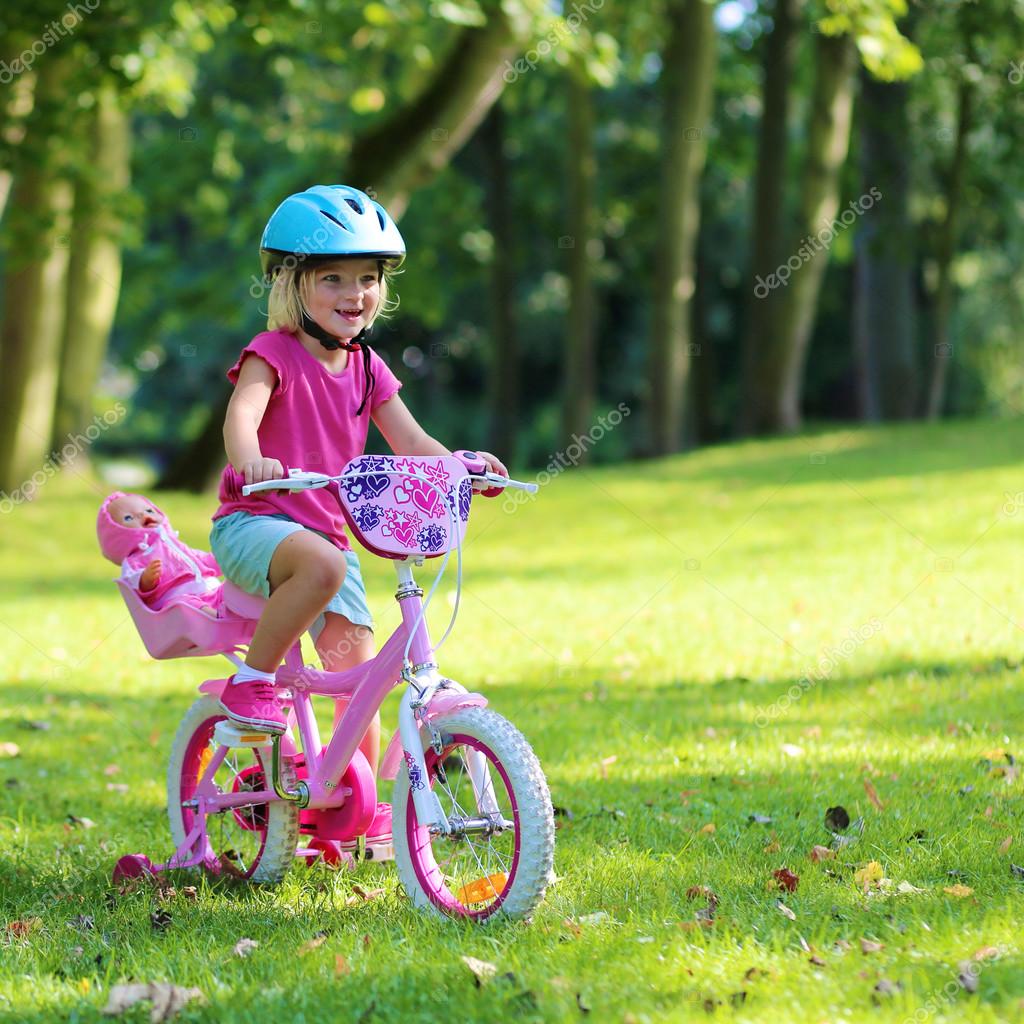 Collection 95+ Images a 6 year old female was riding her bicycle Stunning