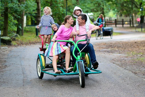 Family riding ricksha bike — Stock Photo, Image