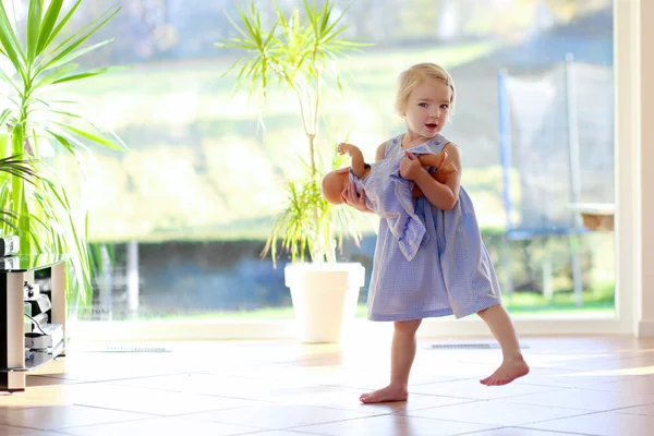 Preschooler girl dancing indoors — Stock Photo, Image