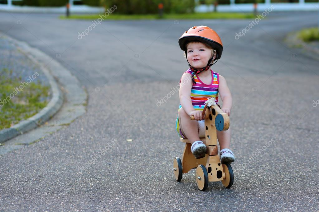 tricycle toddler girl