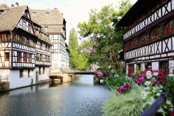 Красивый Страсбург в летнее время
