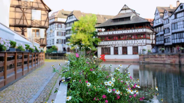 Yaz aylarında güzel Strasbourg — Stok fotoğraf