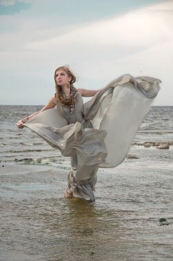 kadın deniz tarafından