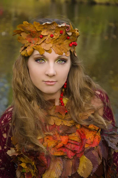 Bruxa de outono na floresta — Fotografia de Stock