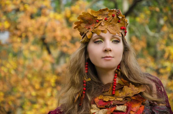 在森林里的秋天女巫 — 图库照片