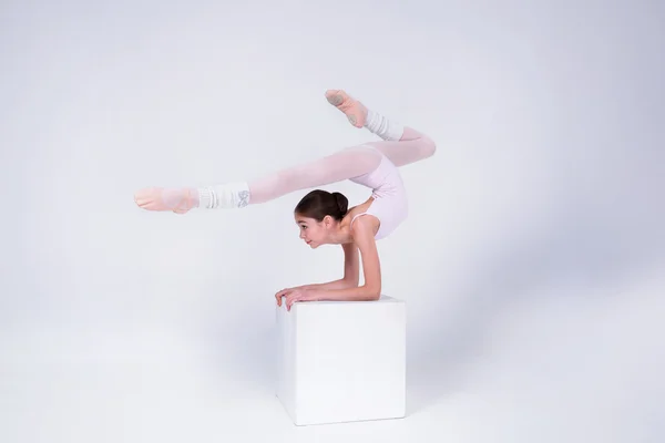 Young ballerina in the studio — Stock Photo, Image