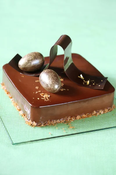 초콜릿 부활절 현대 Entremet 케이크 — 스톡 사진