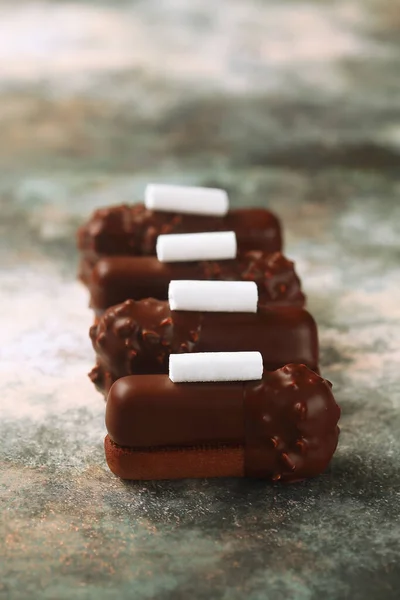 Contemporary Chocolate Vanilla Bar Consisting Chocolate Chortbread Cookies Vanilla Cream — Stock Fotó