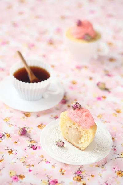 Lychee Rose Cupcake — Stok Foto