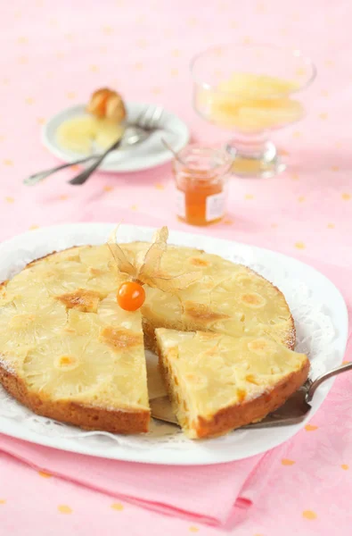 Vegan Pineapple Upside Down Cake — 图库照片