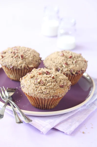 Pecan Muffins with Streusel Topping — Stock Photo, Image