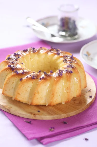 Lemon Cake with White Chocolate Glaze — Stock Photo, Image