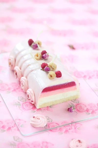 Raspberry Lychee and Rose Yule Log Cake — Stock Photo, Image