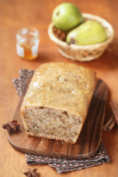 Vegan armut ceviz baharat kek