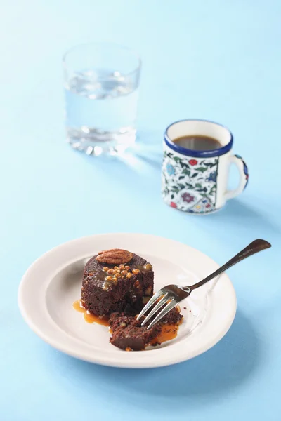 Chocolate Brownie with Caramel Sauce — Stock Photo, Image