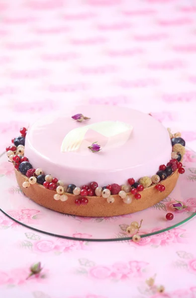 Red Currant, Rose and Lychee Mousse Cake — Stock Photo, Image