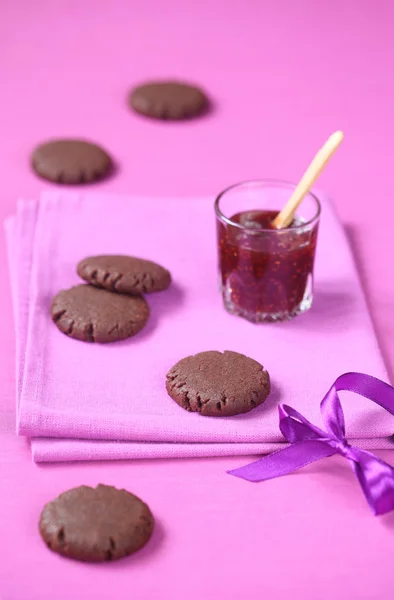 Biscuits aux framboises au chocolat végétalien — Photo