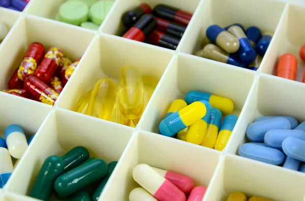 Caja de píldora grande para almacenamiento de píldora semanal individual . Fotos De Stock Sin Royalties Gratis